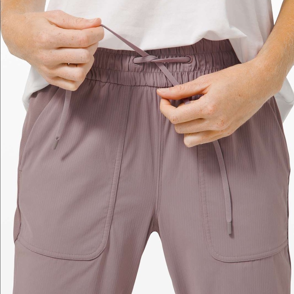 RARE NWT Lululemon Beyond the Studio Jogger - Picture 4 of 8